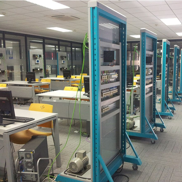 掌握PLC實驗臺的編程技巧,駕馭自動化系統(tǒng)。(圖1) 掌握PLC實驗臺的編程技巧,駕馭自動化系統(tǒng)。(圖1)